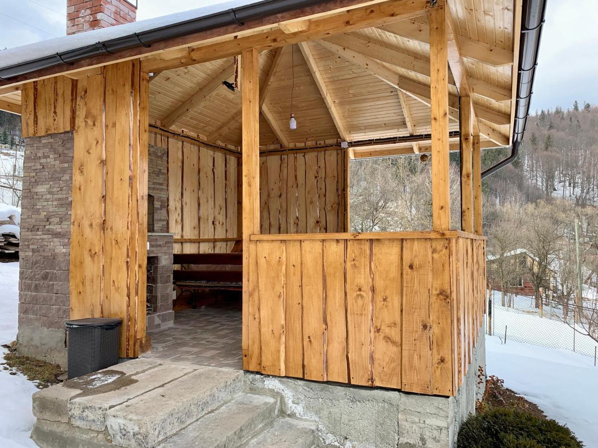 Underhills House Yaremche Exterior foto