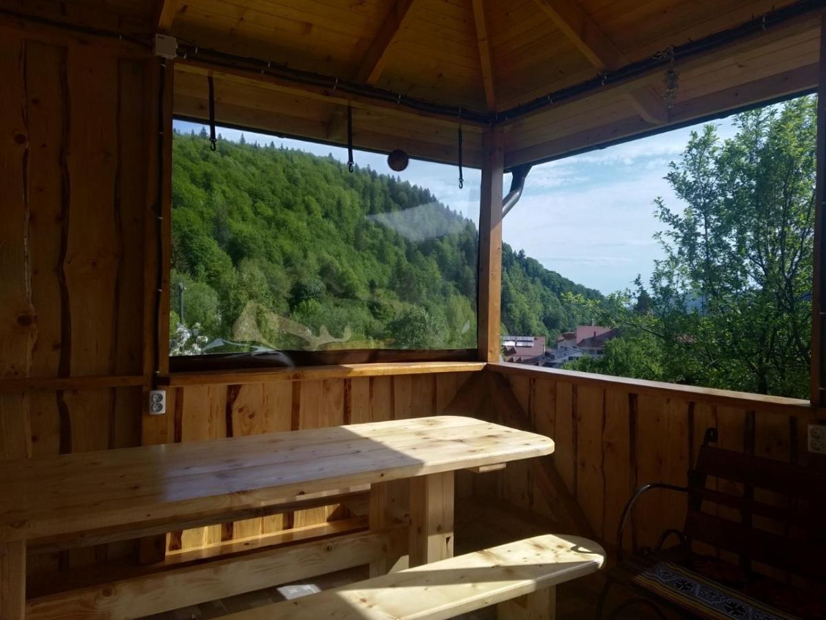 Underhills House Yaremche Exterior foto